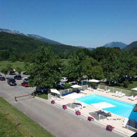 The Green Fee Close To The Golf Course And 5 Minutes From The Lake Giez Luaran gambar